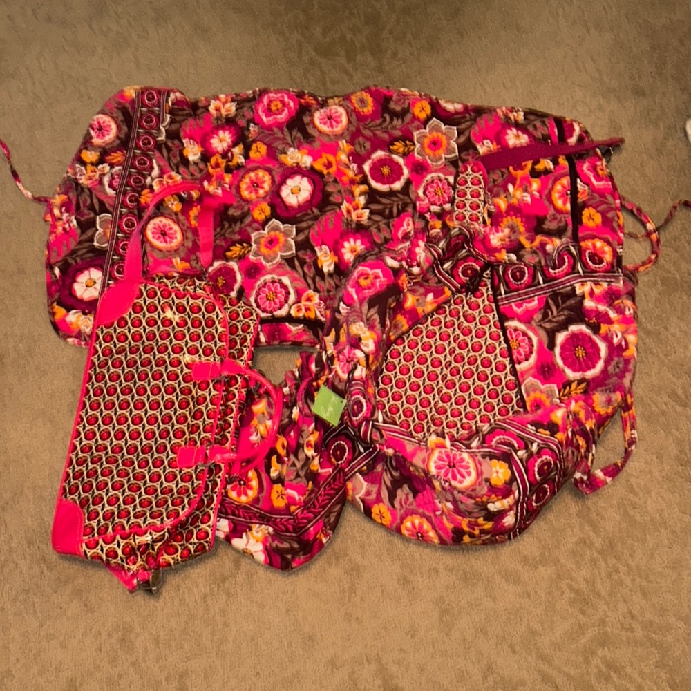 VERA BRADLEY 4 PIECE SET AMAZING CONDITION